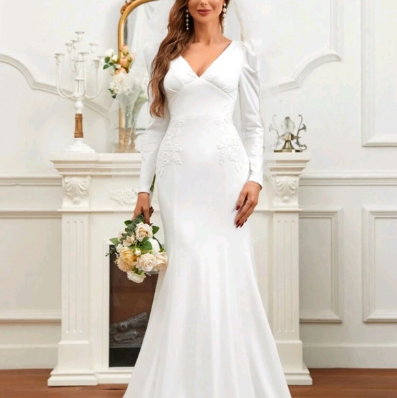 SHEIN Belle Solid V-neck Mermaid Hem Wedding Dress - Picture 4 of 16